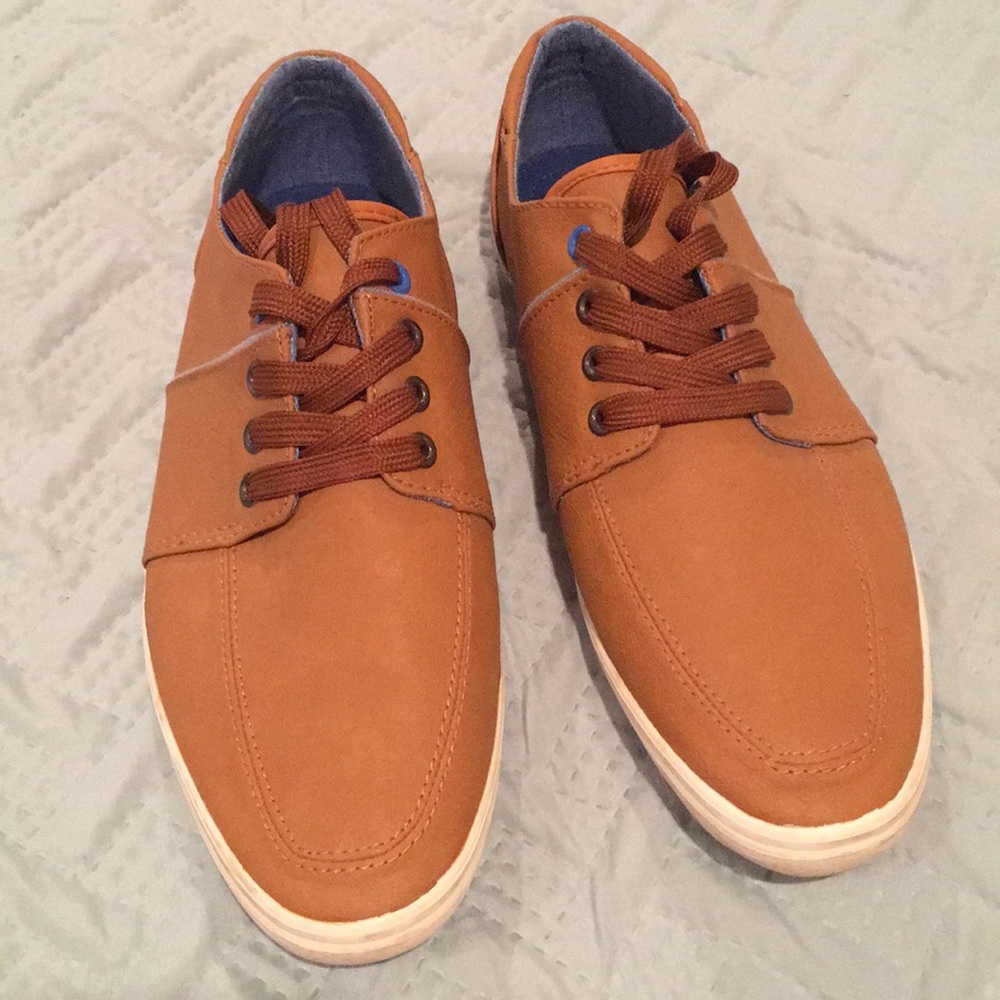 Men’s Tan Casual Shoes